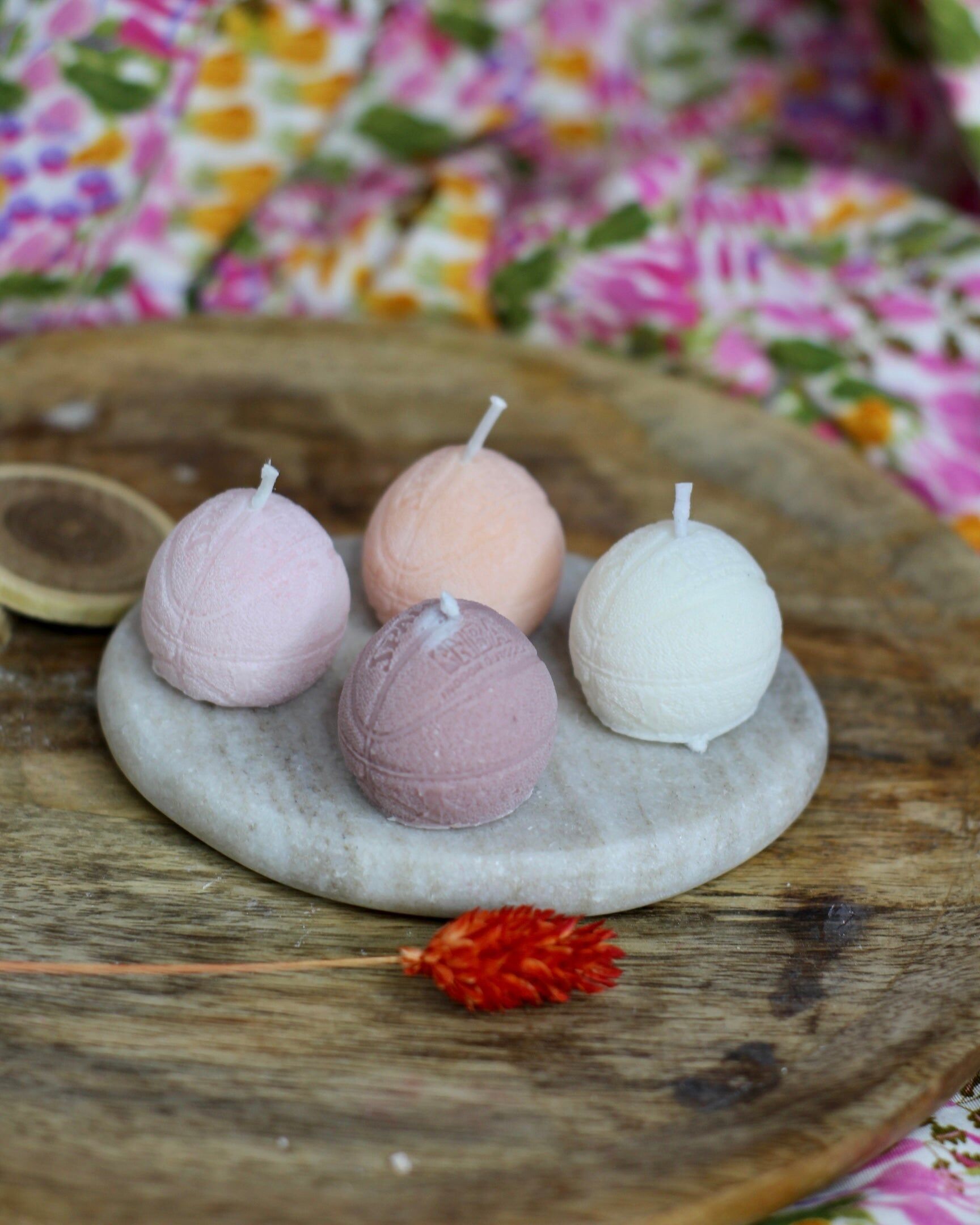 Set di 4 candele a forma di pallone da basket