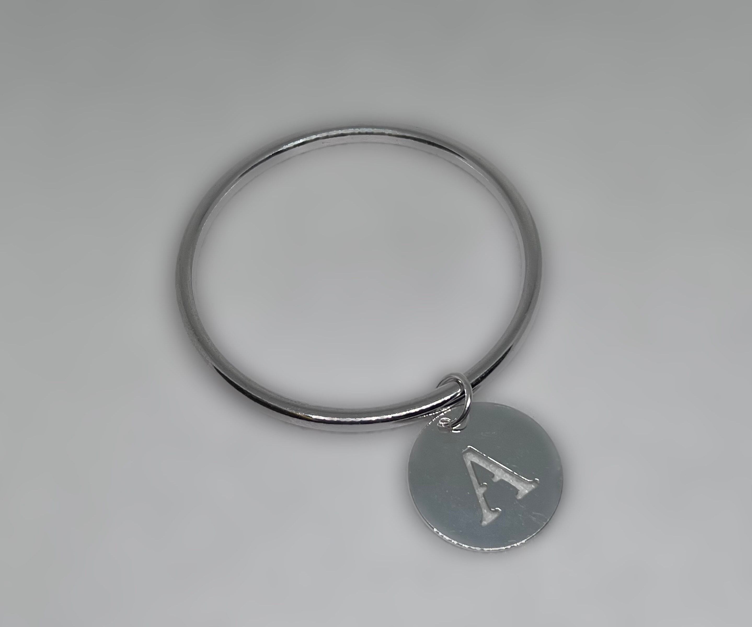 braccialetto con lettera personalizzabile