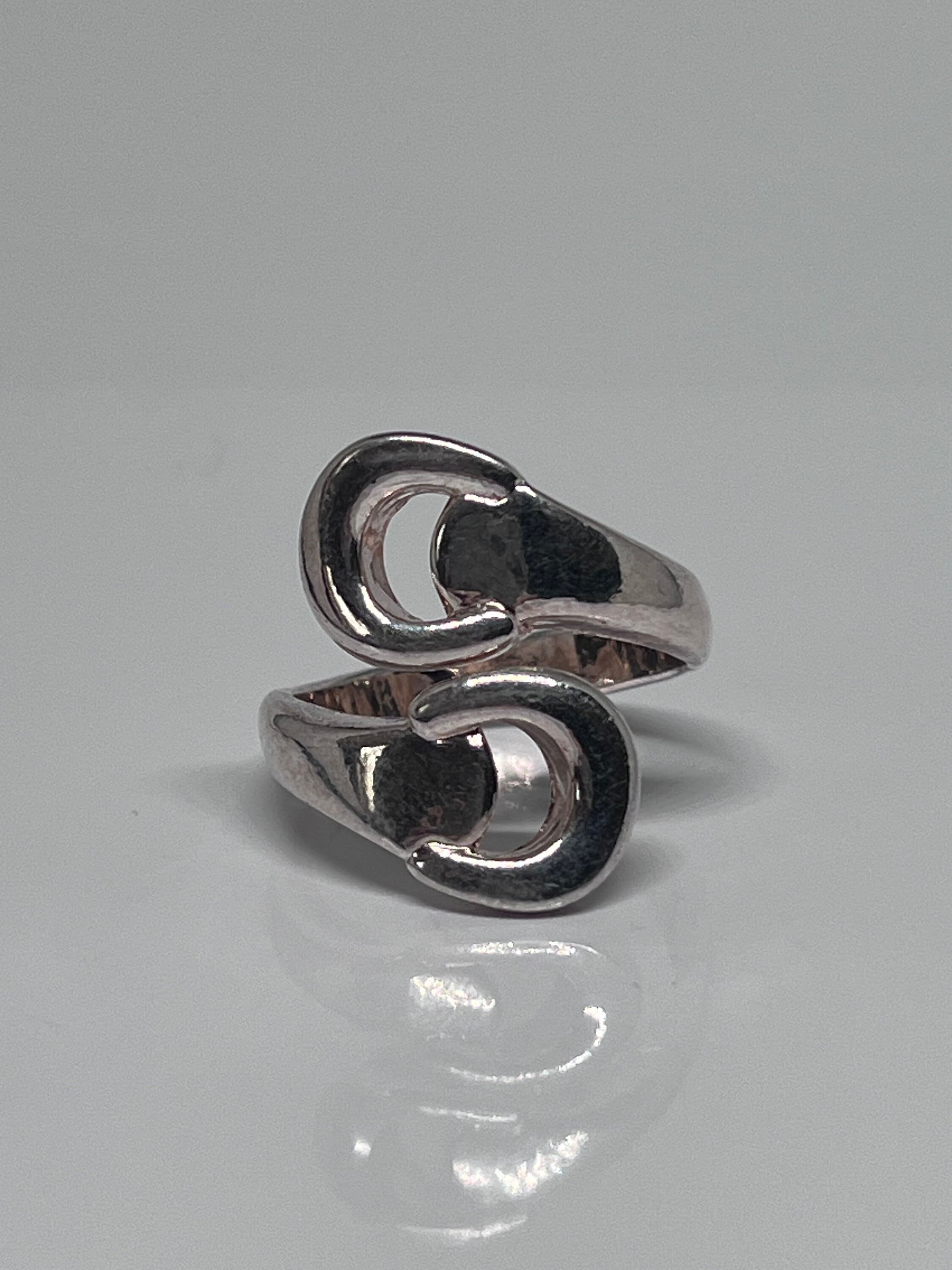 Anello a doppia staffa in argento