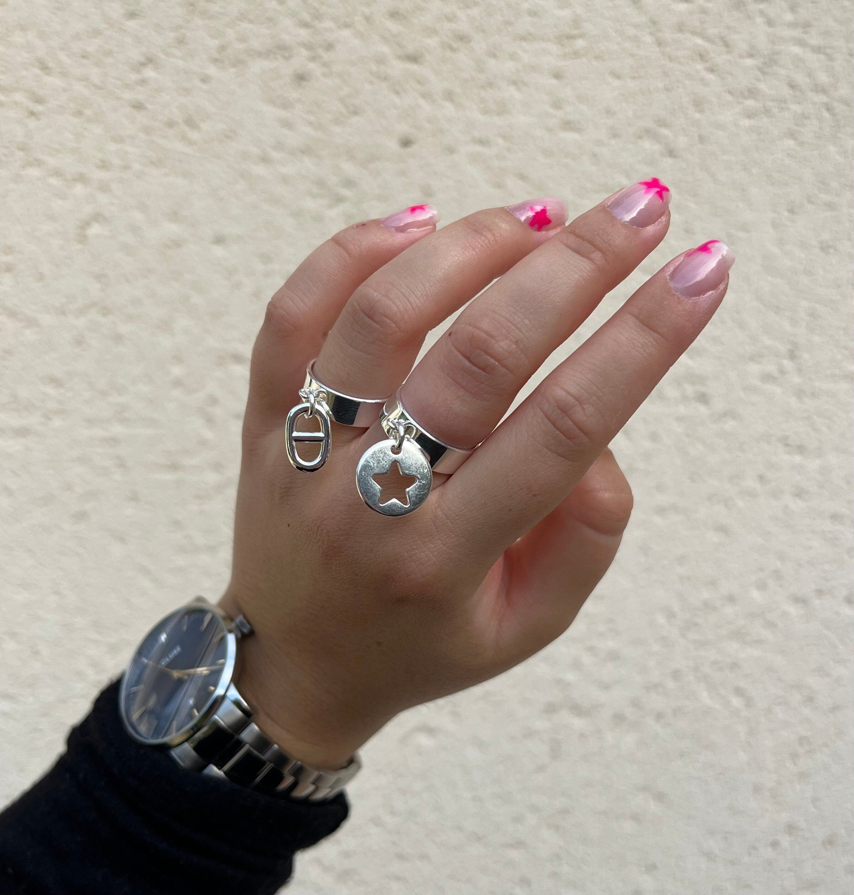 Anello con ciondolo a stella sottile