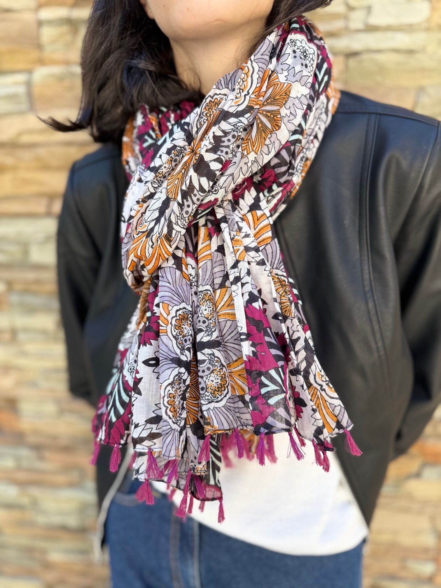 Colores de bufandas de mujer otoño 2025