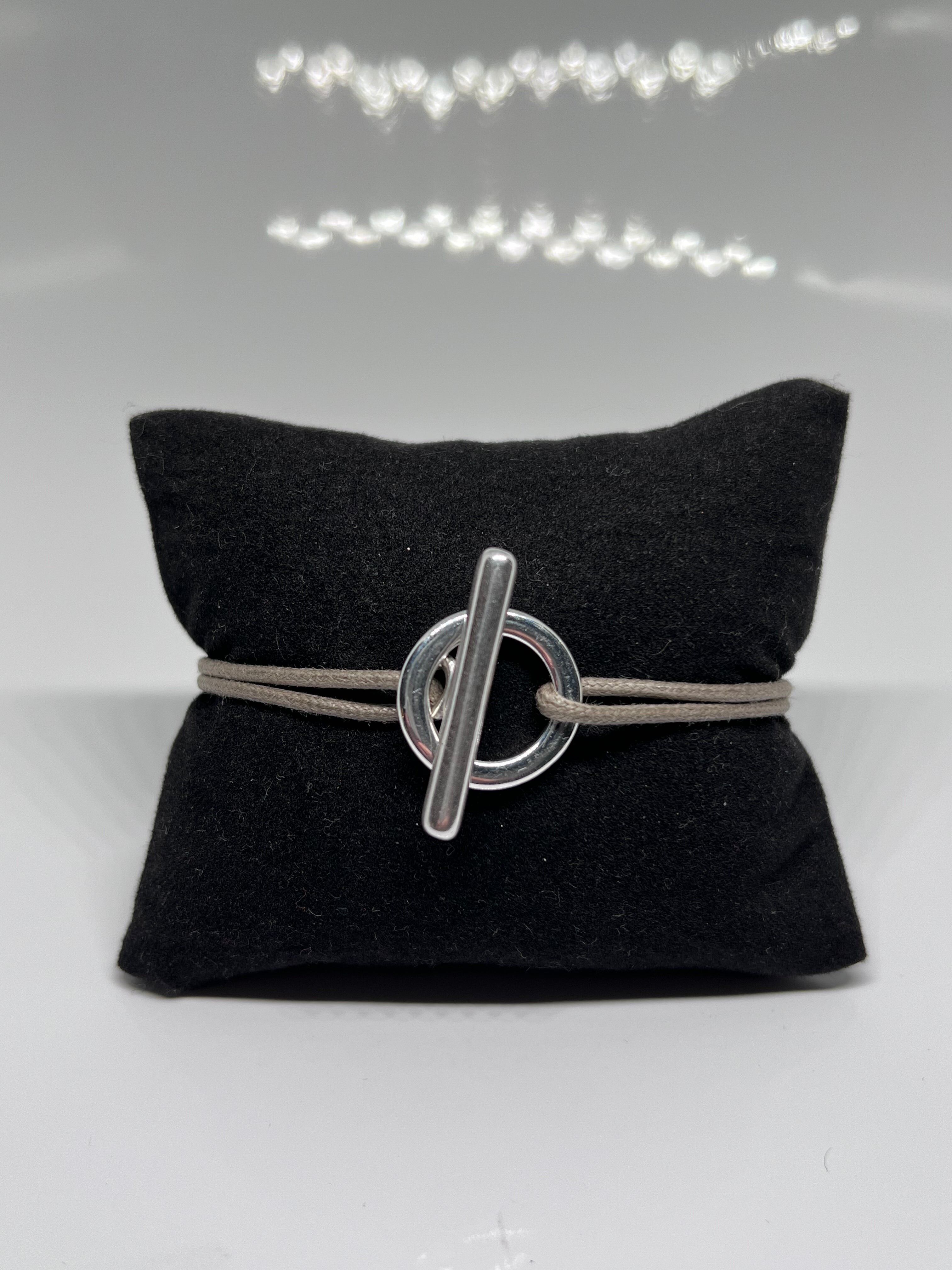 Pulsera con cierre de barra en T: cordón colorido y ajustable