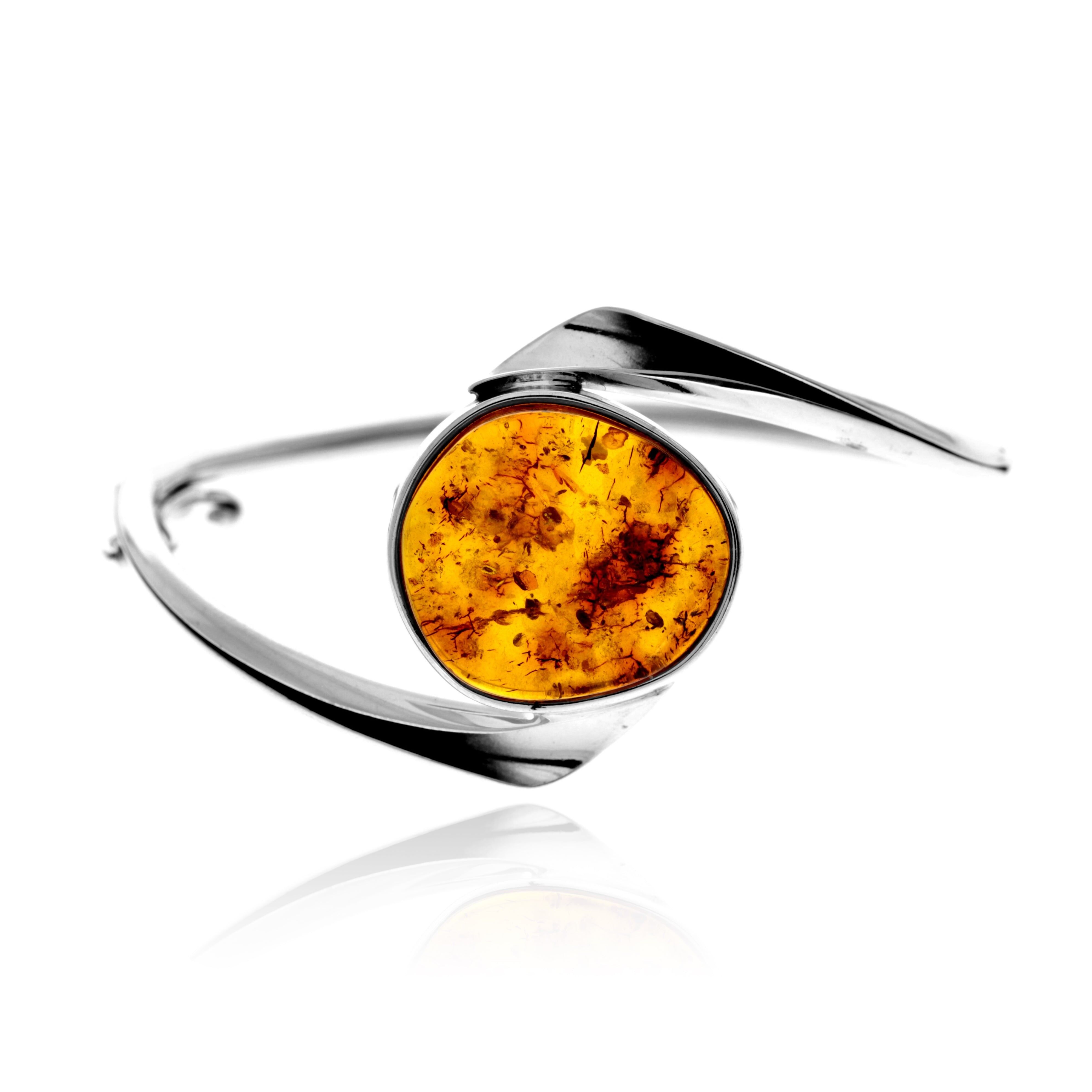 Exklusiver Armreif aus 925er Sterlingsilber und echtem baltischen Bernstein in Cognac – BL0216