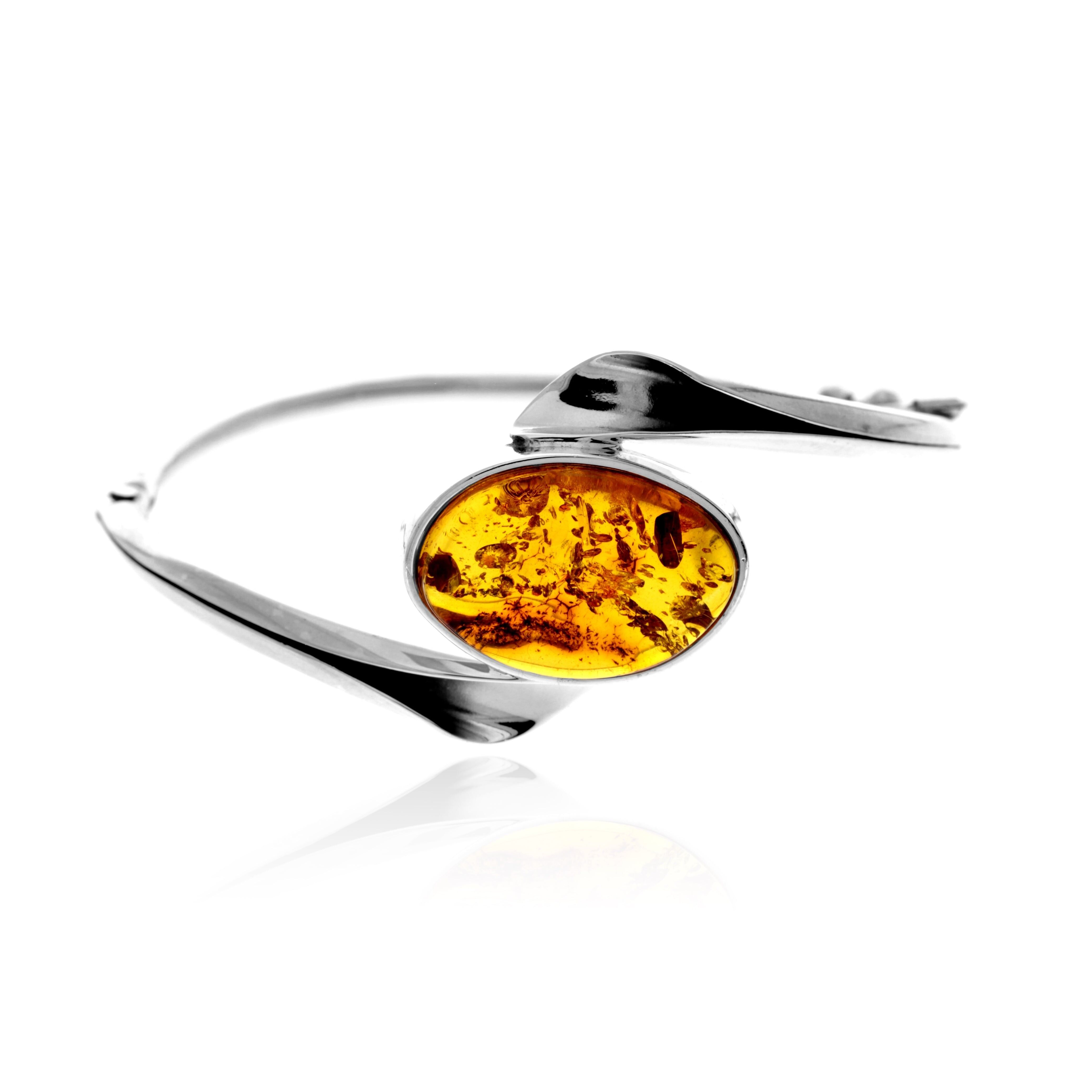 Exklusiver Armreif aus 925er Sterlingsilber und echtem baltischen Bernstein in Cognac – BL0217