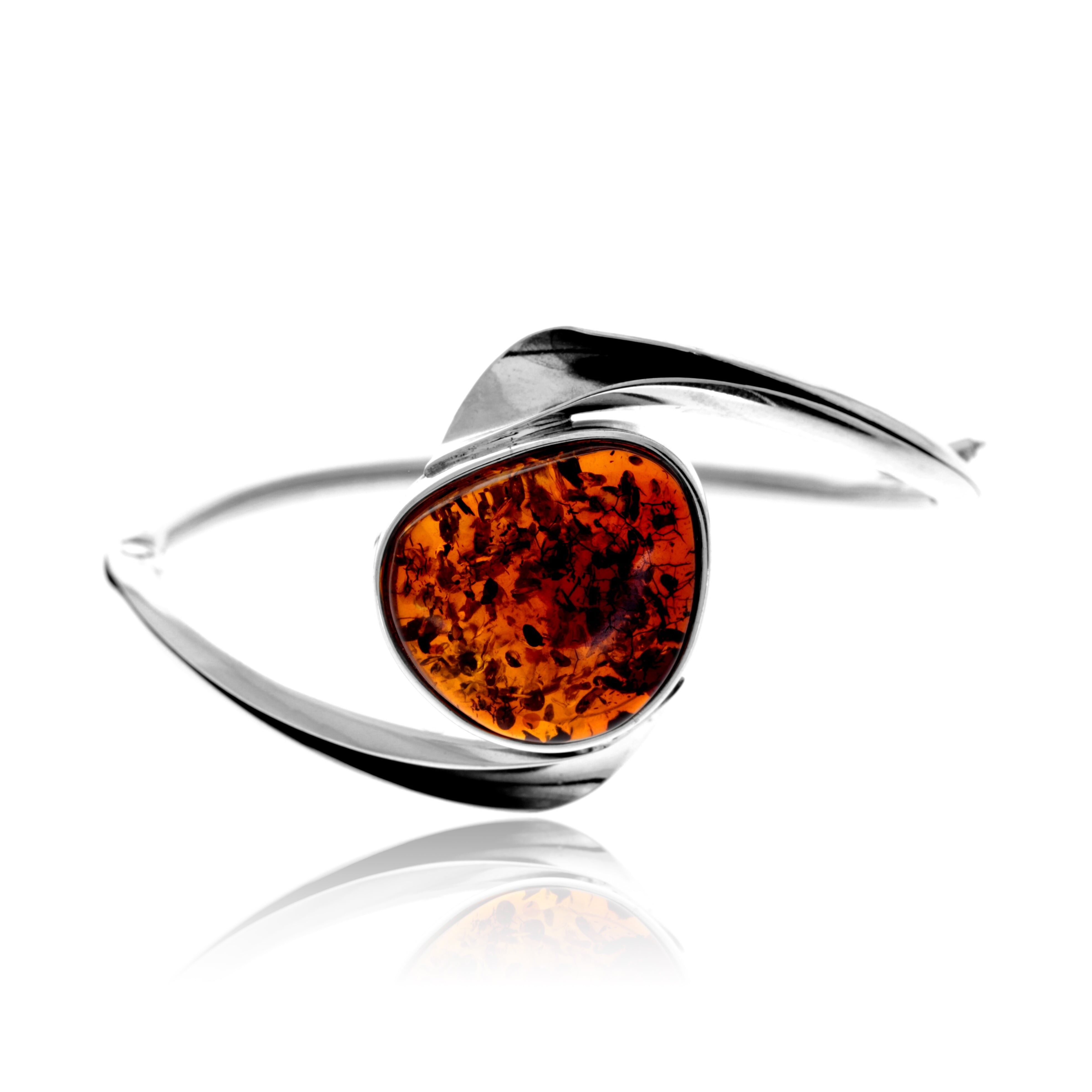 Exklusiver Armreif aus 925er Sterlingsilber und echtem baltischen Bernstein in Cognac – BL0227