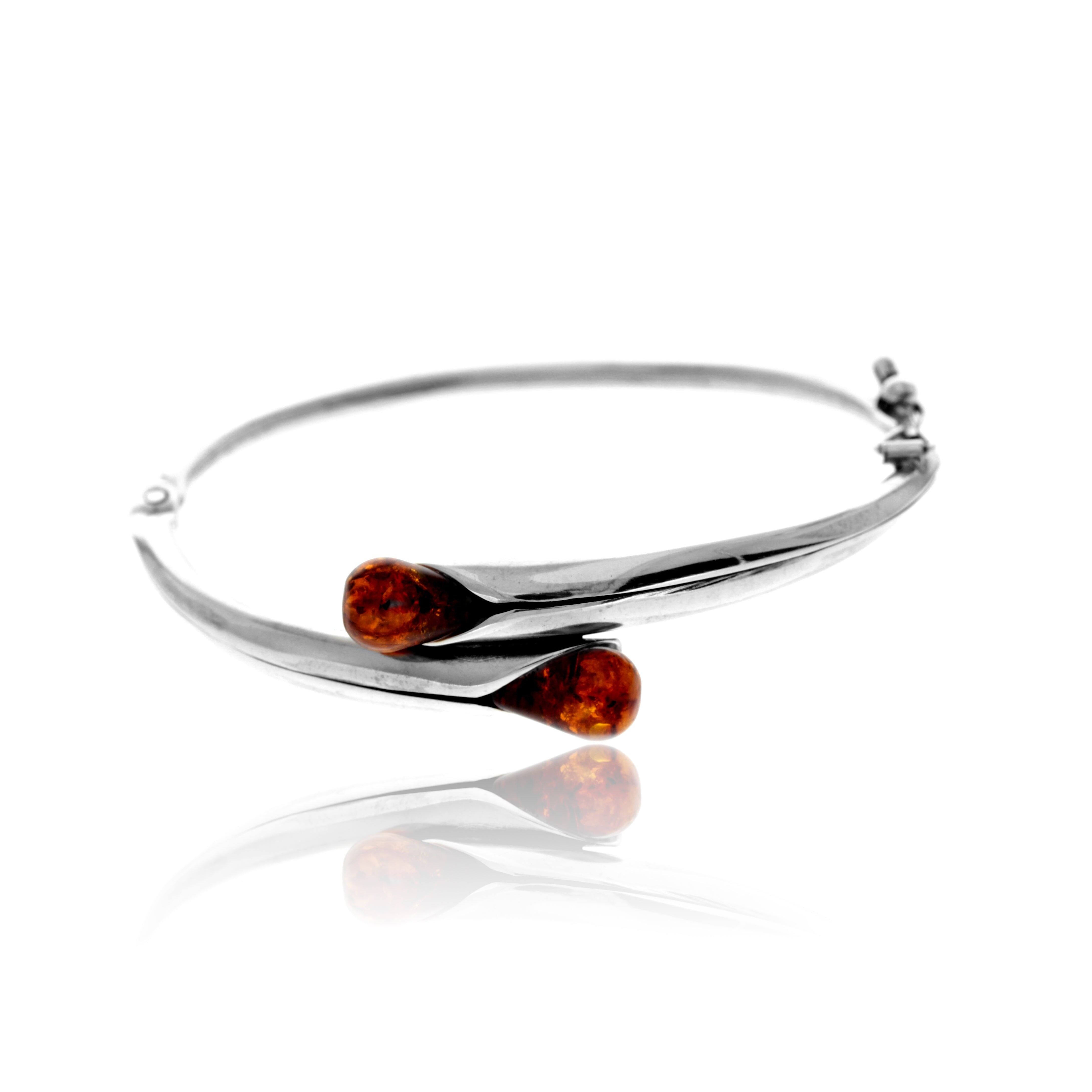 Exklusiver Armreif aus 925er Sterlingsilber und echtem baltischen Bernstein in Cognac – BL0251