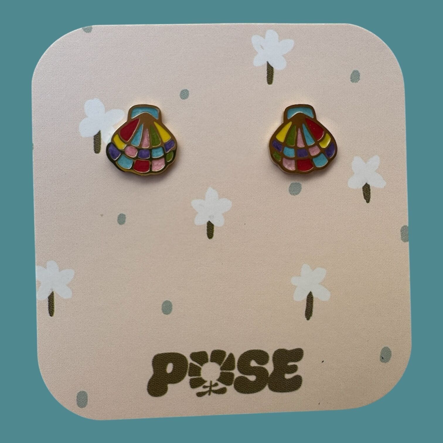 orecchini a bottone con conchiglia