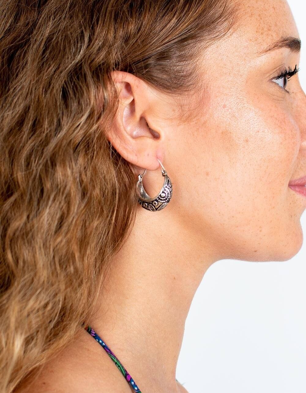 Orecchini Kimago fatti a mano a forma di mezzaluna