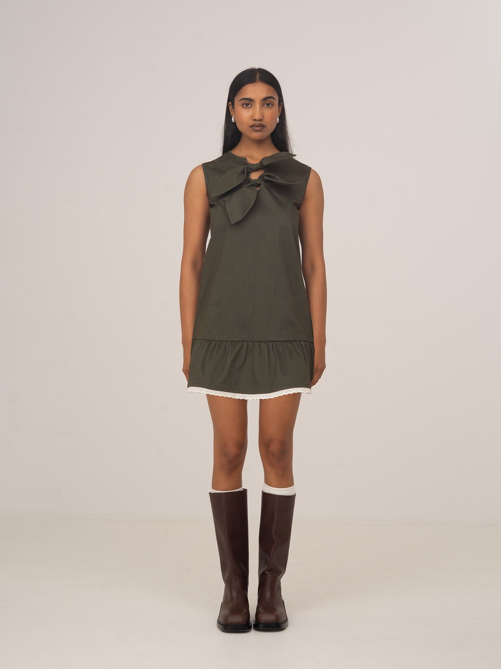 Mini abito senza maniche verde edera