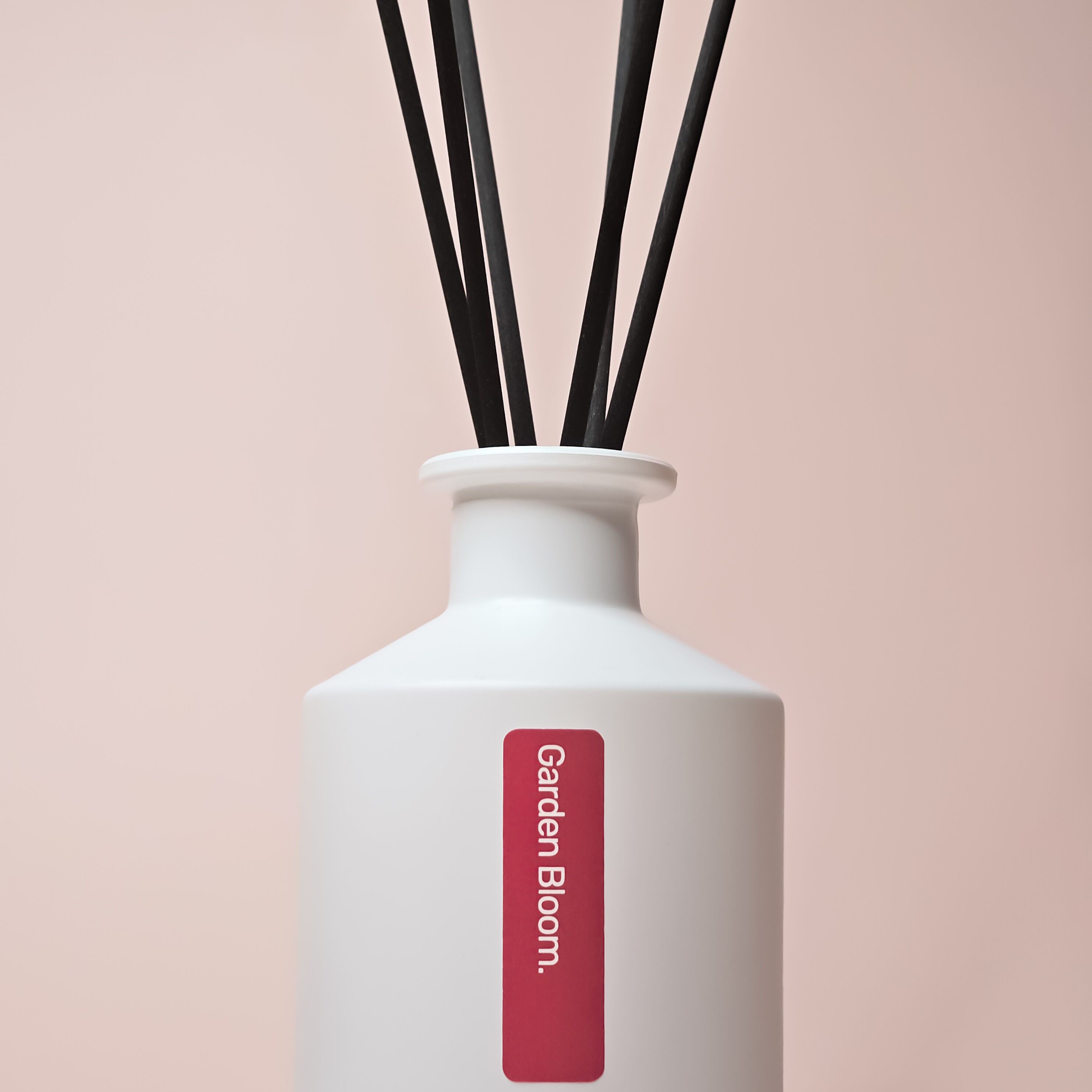 Garden Bloom Reed Diffuser - 200ml - Peony, Violet Leaf + Amber