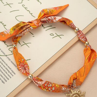 Collana con sciarpa colorata, alla moda ed elegante, con ciondolo a forma di sole