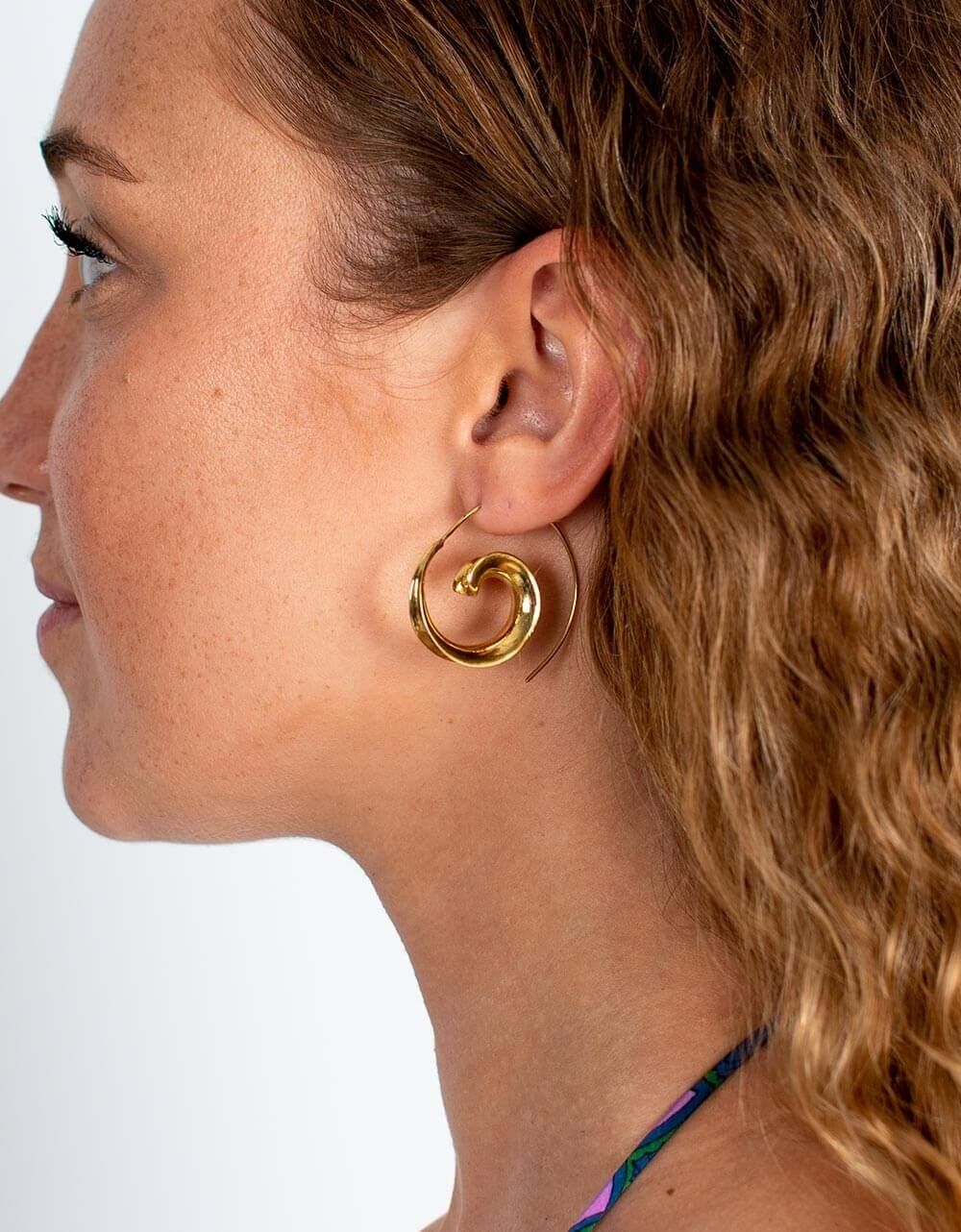 Orecchini a spirale fatti a mano Kimago in ottone