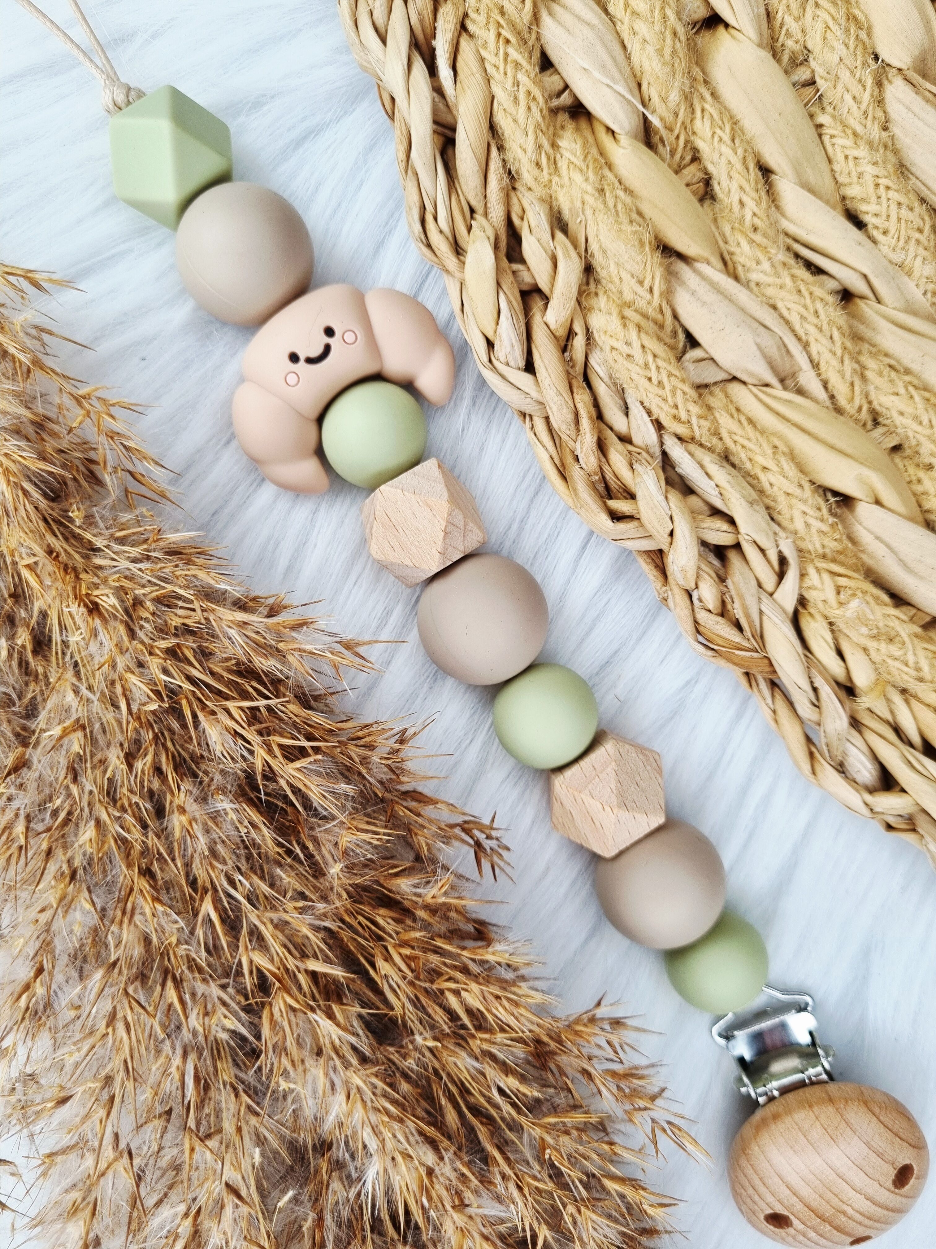 Schnullerkette Croissant Sage, clay