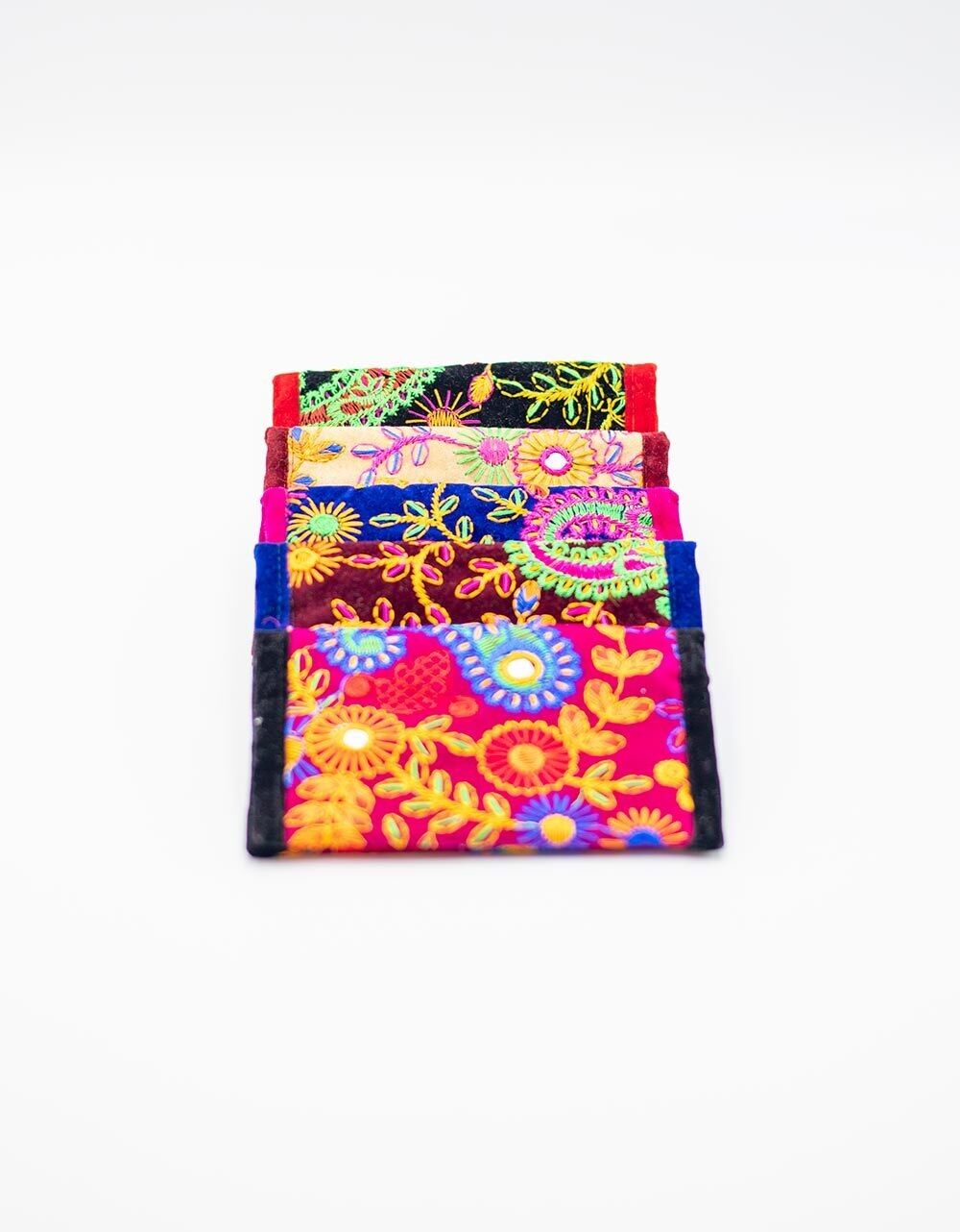 Portafoglio etnico ricamato a mano Kimago: design unico e funzionale
