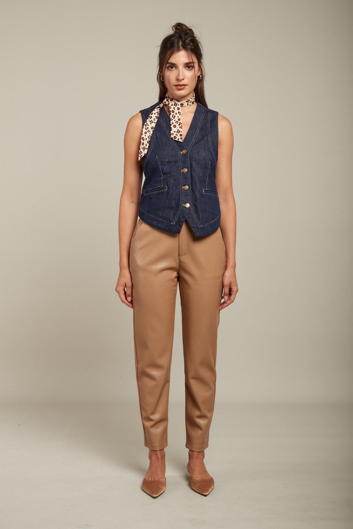 Toxik3 pantalon cigarette simili camel à ceinture