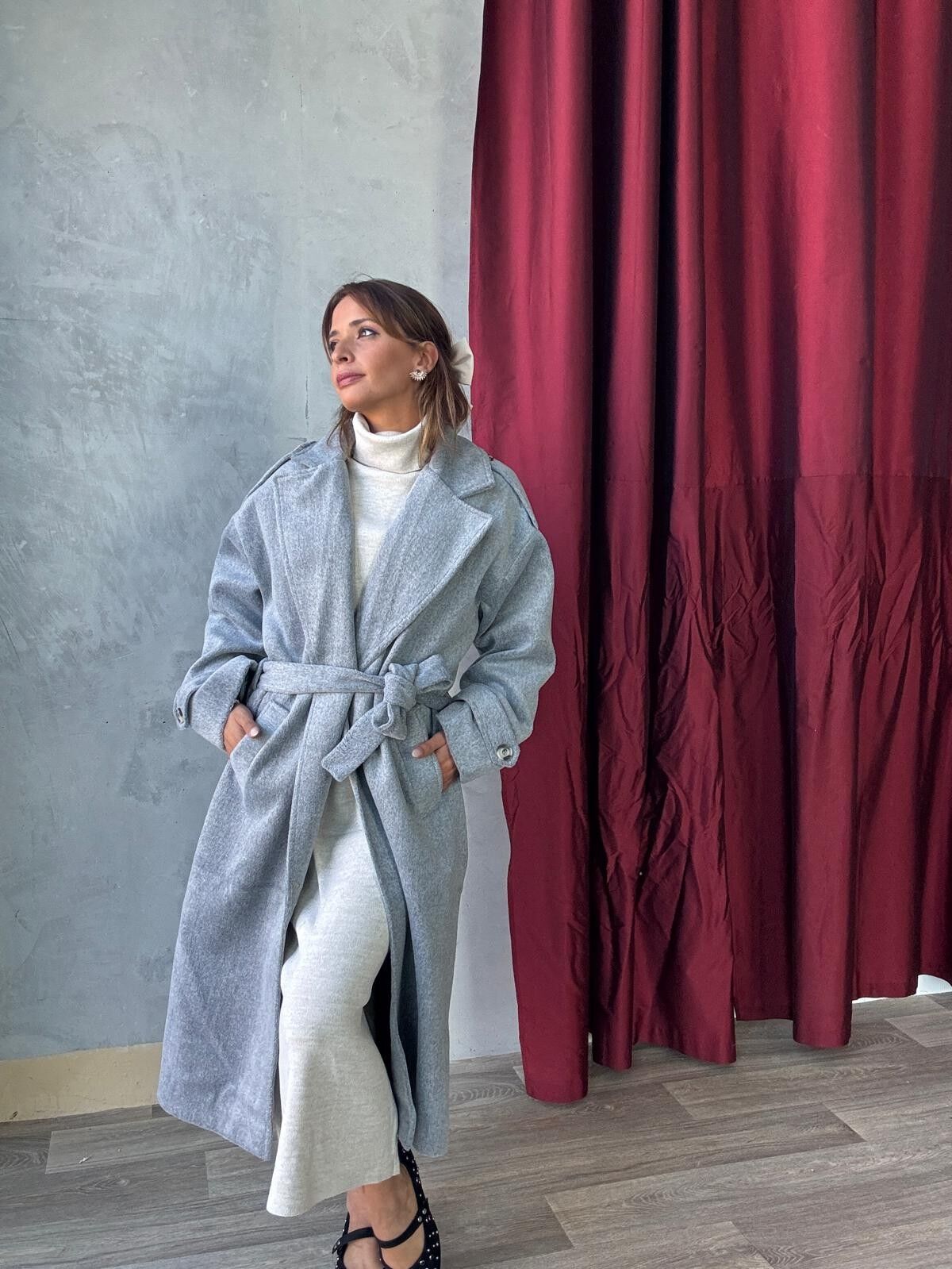 Long Oversized Coat with Belt at the Waist - Pockets and Lining