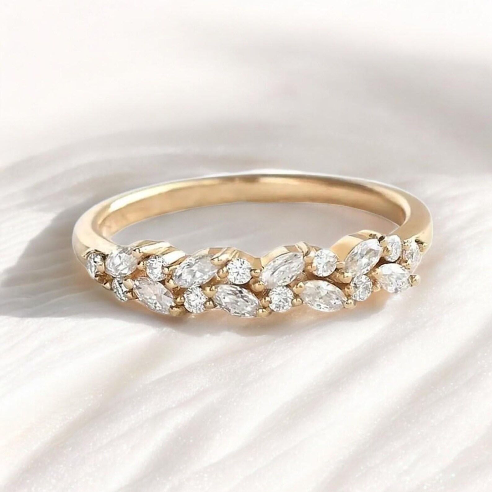 Marquise- und Rundschliff-Moissanit-Ehering - Halbe Ewigkeit Moissanit-Ehering - Roségold-Ehering aus 925er Sterlingsilber