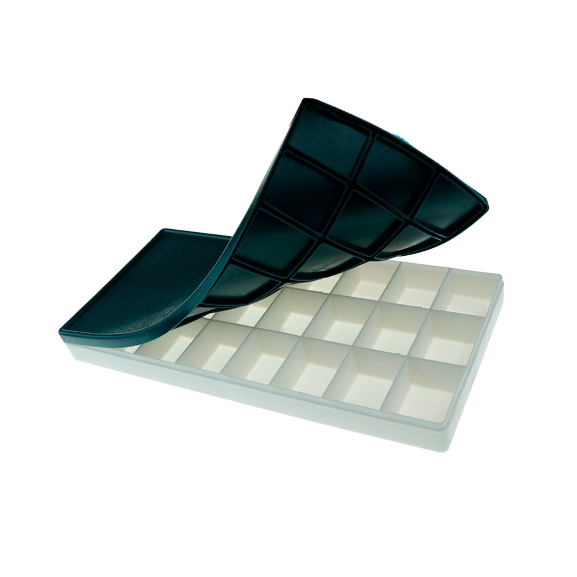 PALETTE EN PLASTIQUE AVEC COUVERCLE ET SÉPARATEURS.