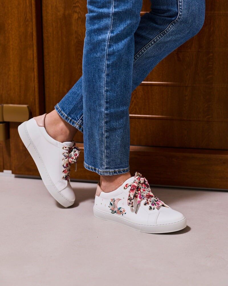 Girandola di fiori sulla luna