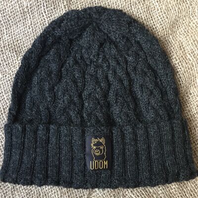 Fitted Cable Knit Hat – Charcoal