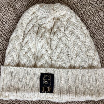 Fitted Cable Knit Hat – White