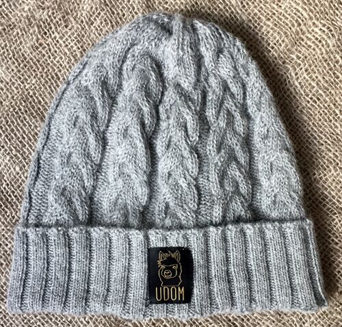 Fitted Cable Knit Hat – Grey