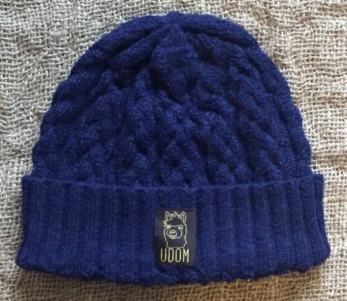 Fitted Cable Knit Hat – Navy Blue