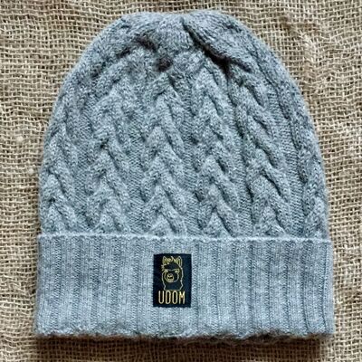 Cappello morbido lavorato a maglia a trecce – Grigio