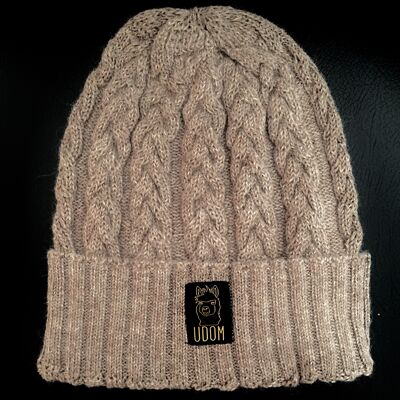 Cappello morbido lavorato a maglia a trecce – Beige