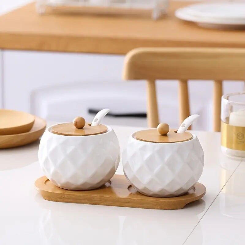 Pots à épices en céramique avec couvercles et cuillères en bois – Ensemble de rangement de cuisine élégant