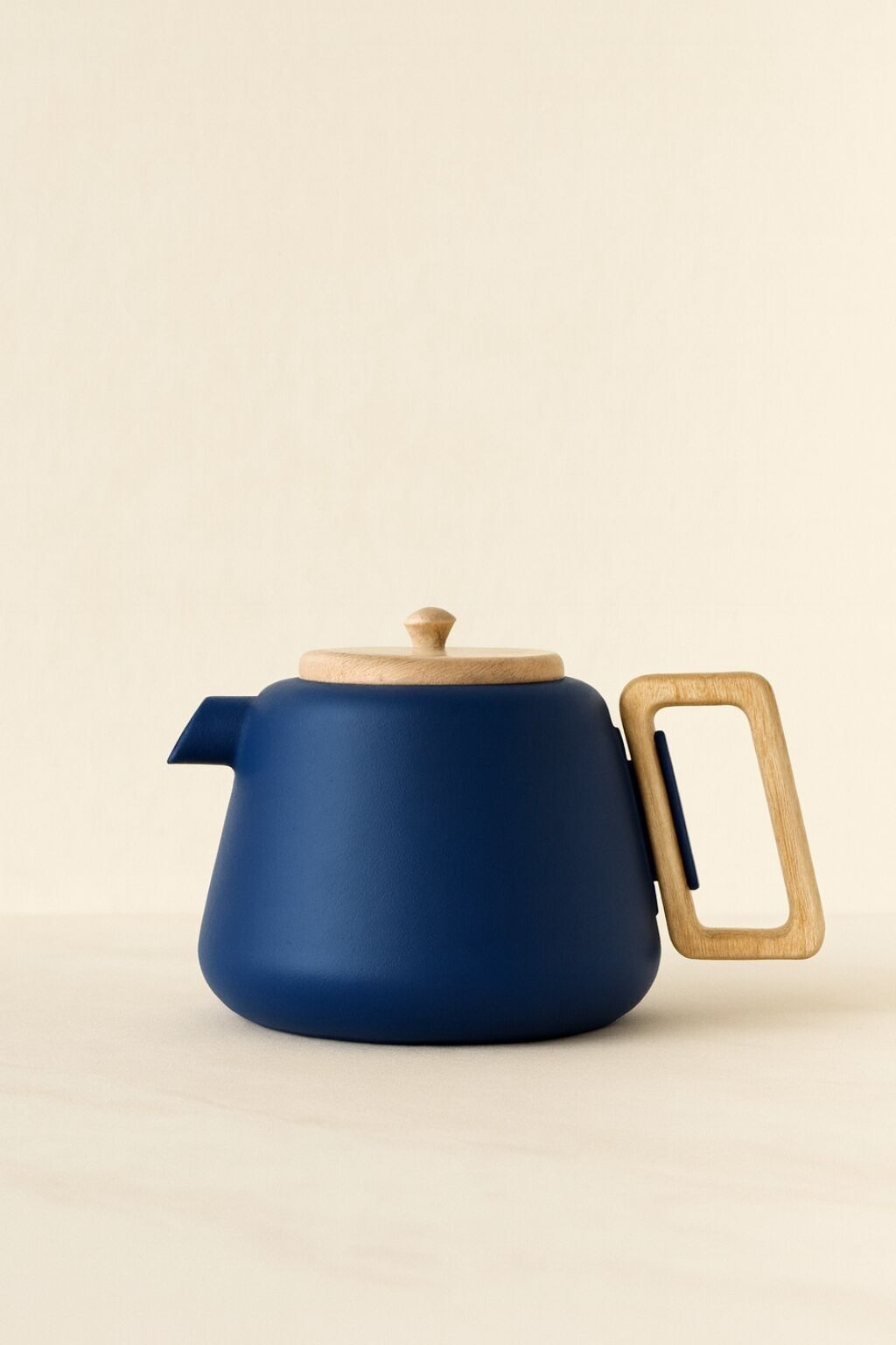 VIGGO 500ml blaue Gusseisen-Teekanne mit Holzgriff und Deckel