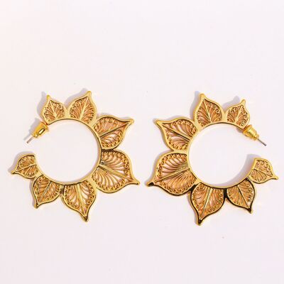 Pendientes de aro con flor de loto estilo filigrana