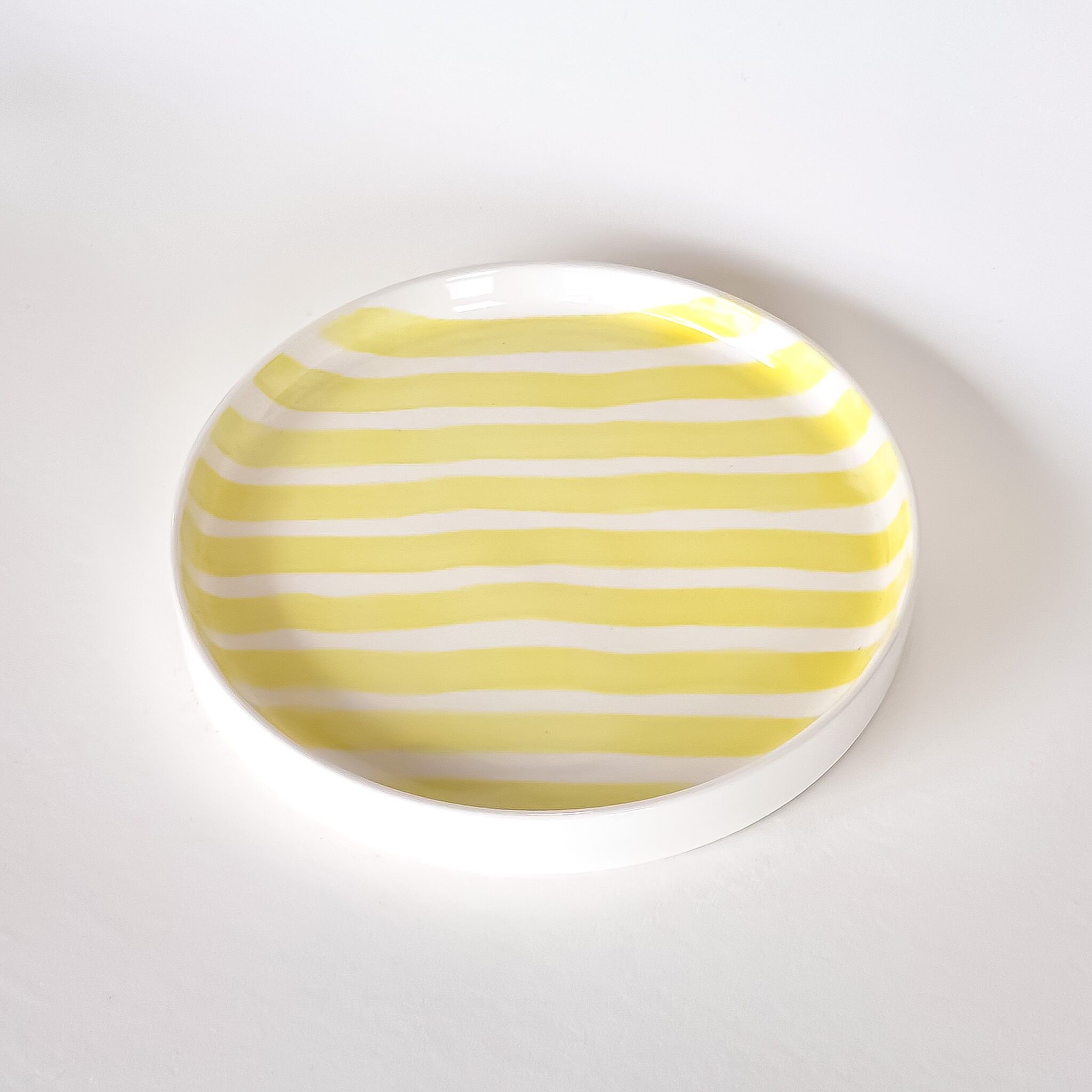 Piatto - strisce gialle - dipinto a mano