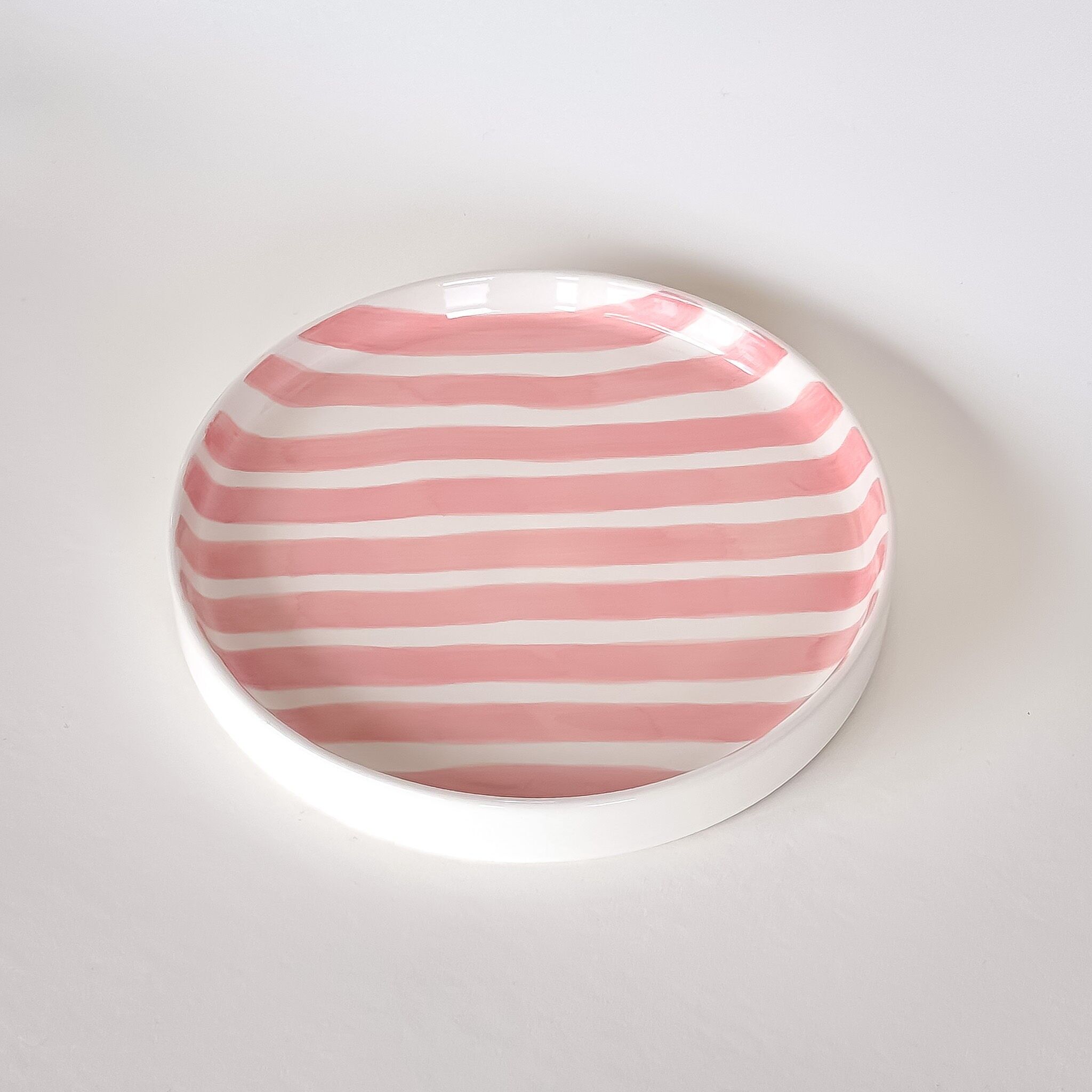 Piatto - strisce rosa - dipinto a mano
