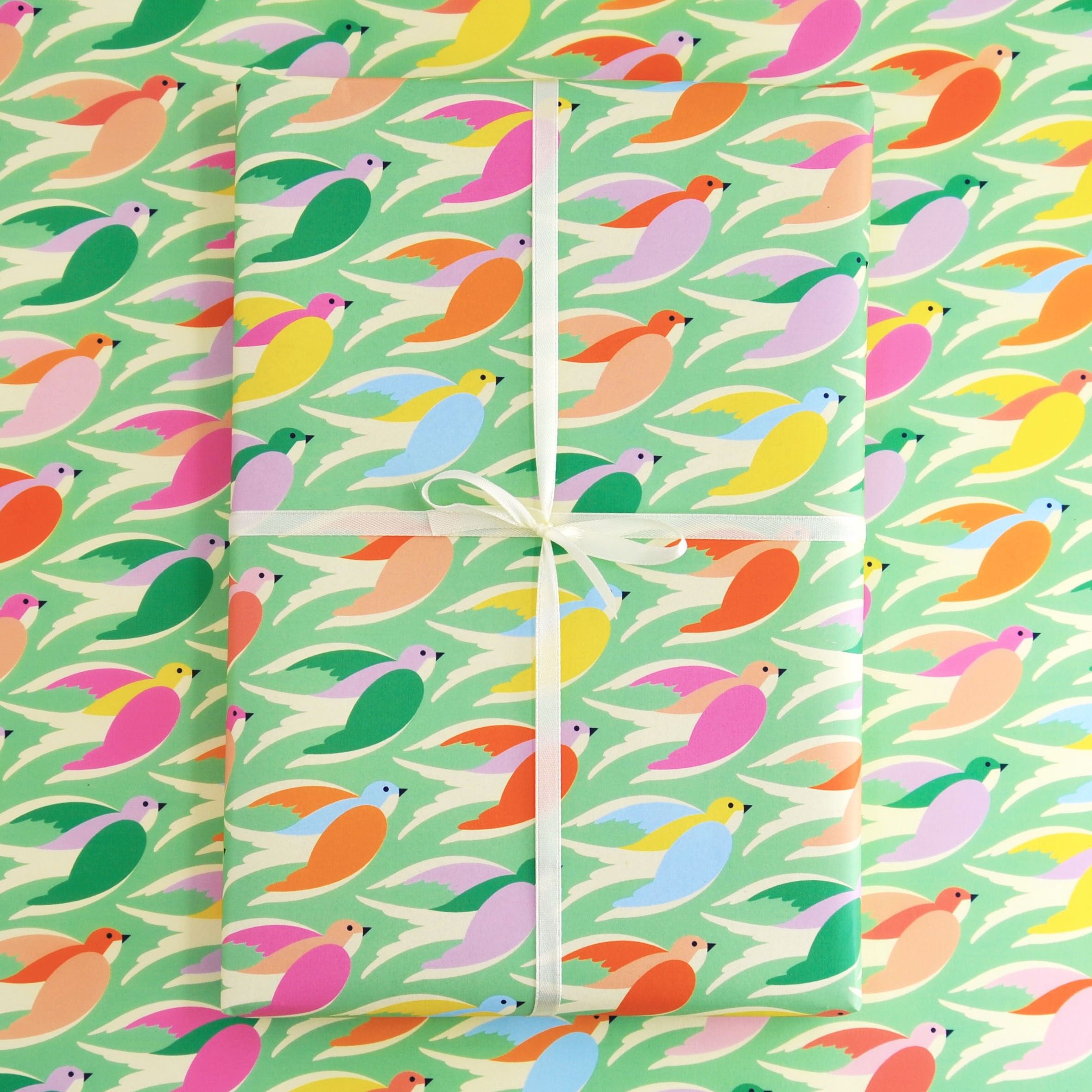 Carta da regalo con uccellini alla menta