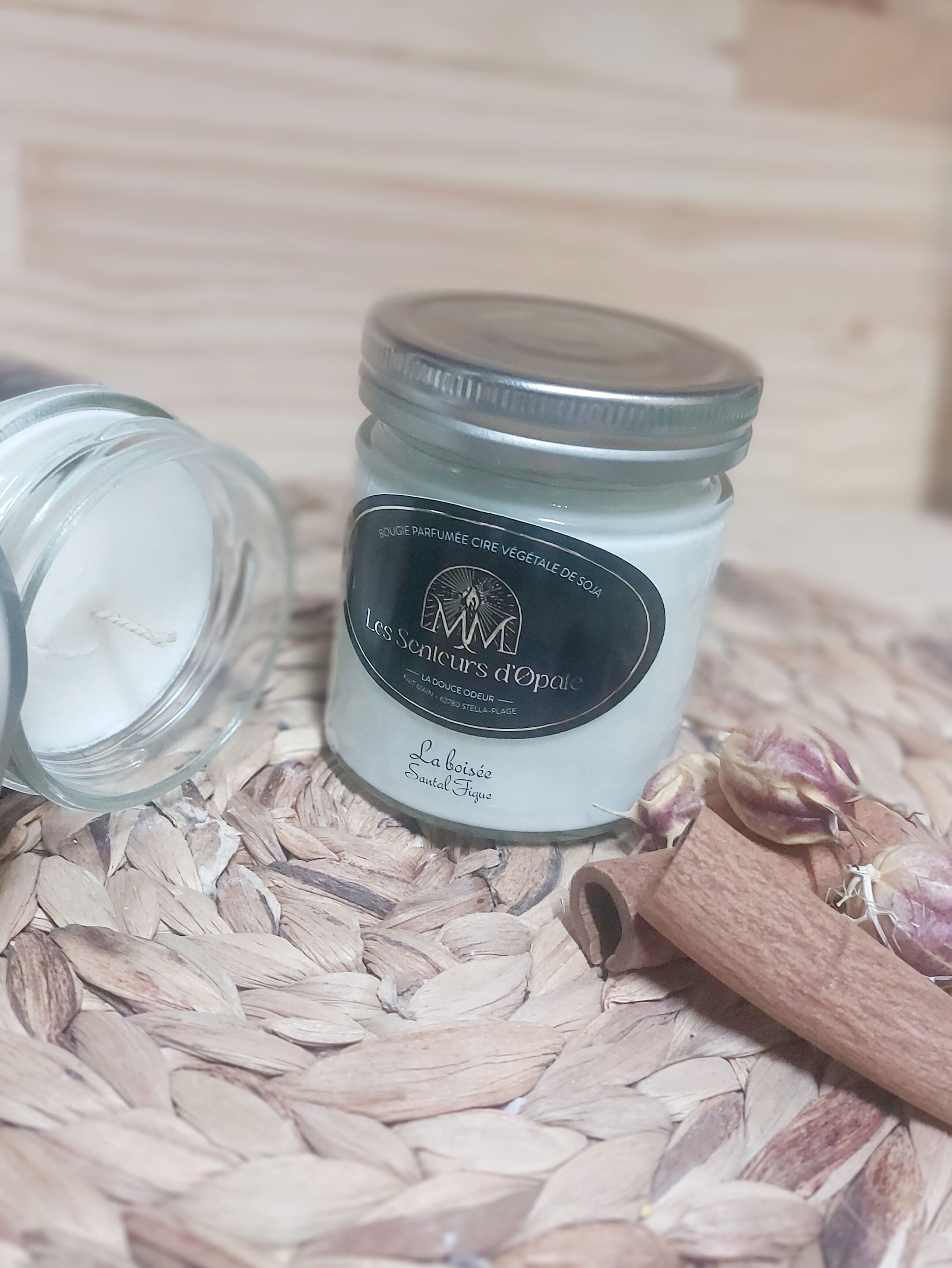 Scented candle made from vegetable soy wax - LA BOISEE (150gr)