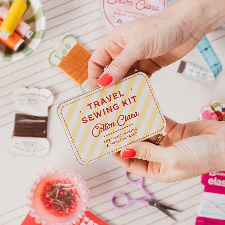 Kit da viaggio per cucire in scatola - Spedizione prevista per mercoledì 1 ottobre