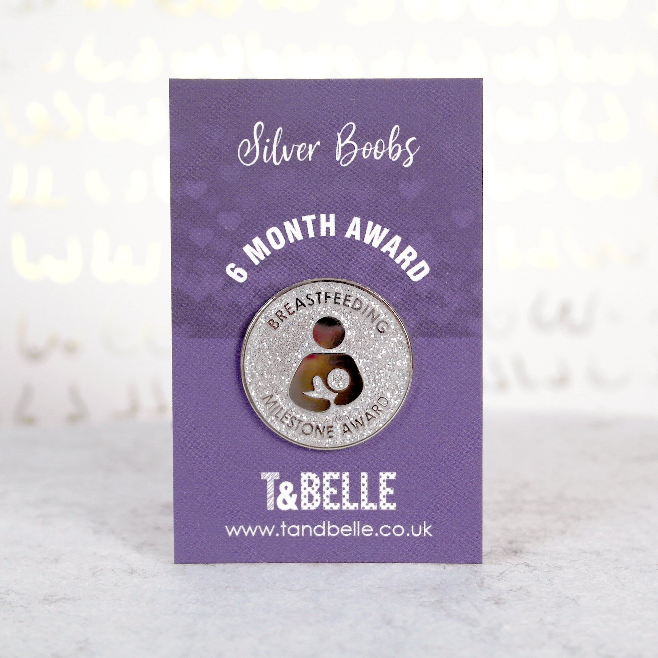 Seins argentés - Épingle de récompense pour l'étape de 6 mois d'allaitement