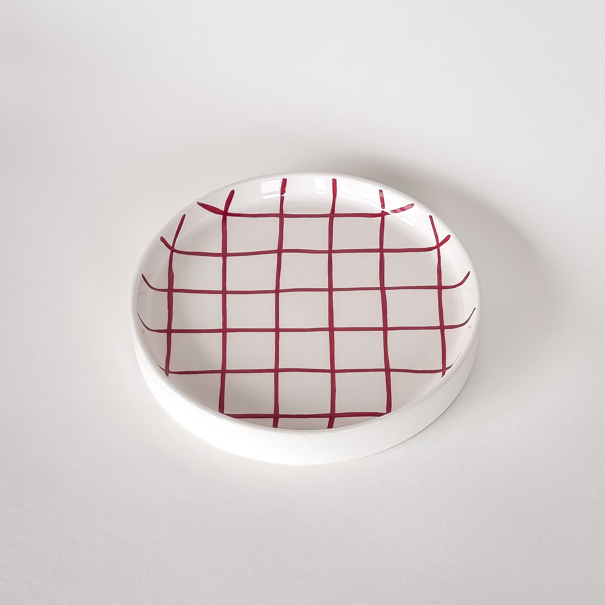 Small plate - red check - hand-painted