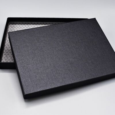 A5 IN BLACK GLOW: Stabile Schachtel mit Deckel als Geschenkbox o. Fotobox - original artoz PURE Box