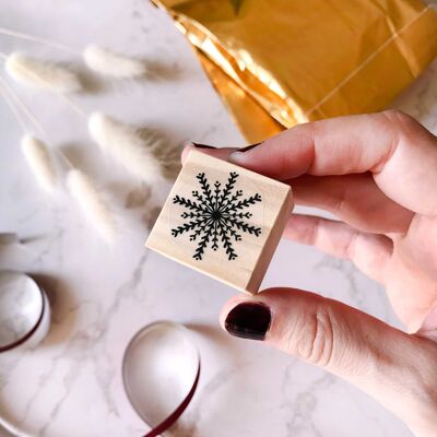 Classic Snowflake Wooden Stamp - 2.5 cm. Christmas crafts.