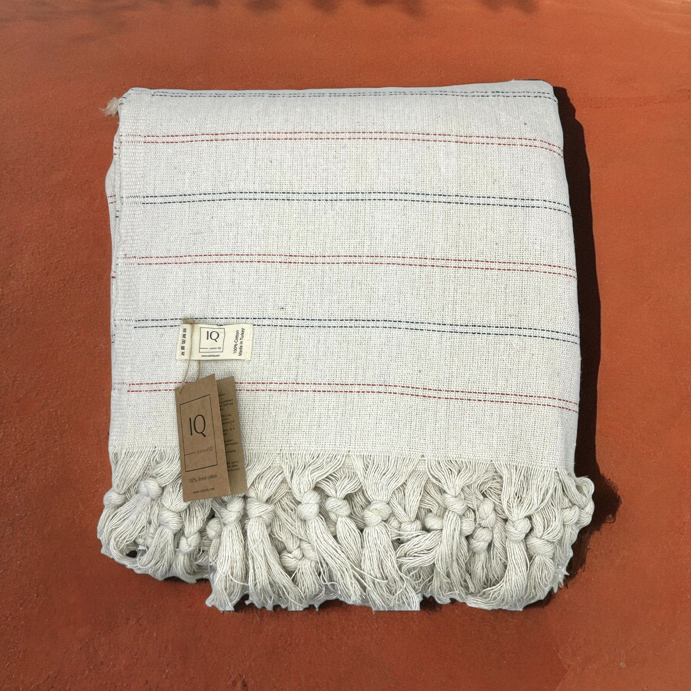 Bedspread | Bed throw | Sofa throw | 240 x 240 cm | 100% cotton | Natural with colored lines