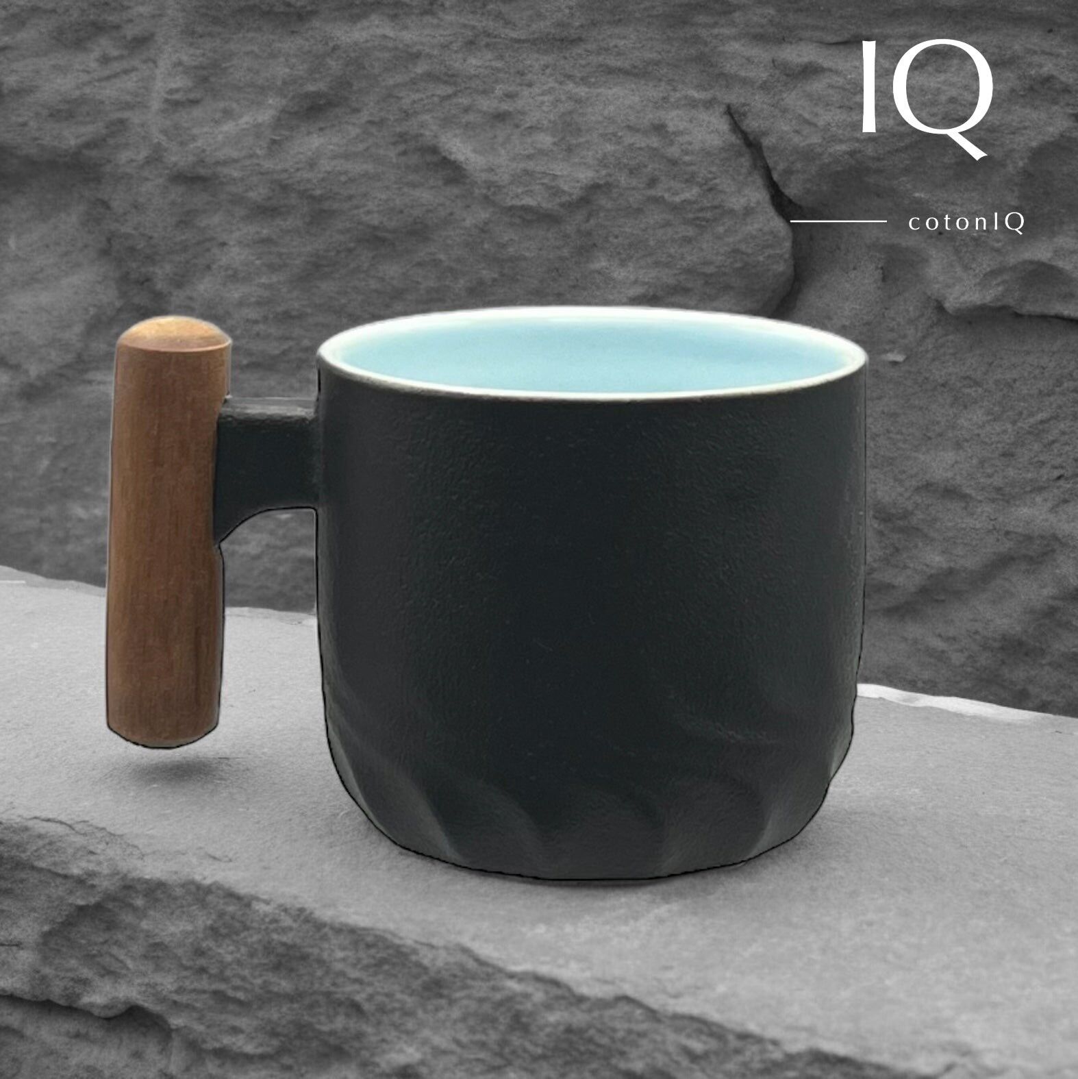 Taza de espresso de diseño con asa de madera – Negra – 70 ml