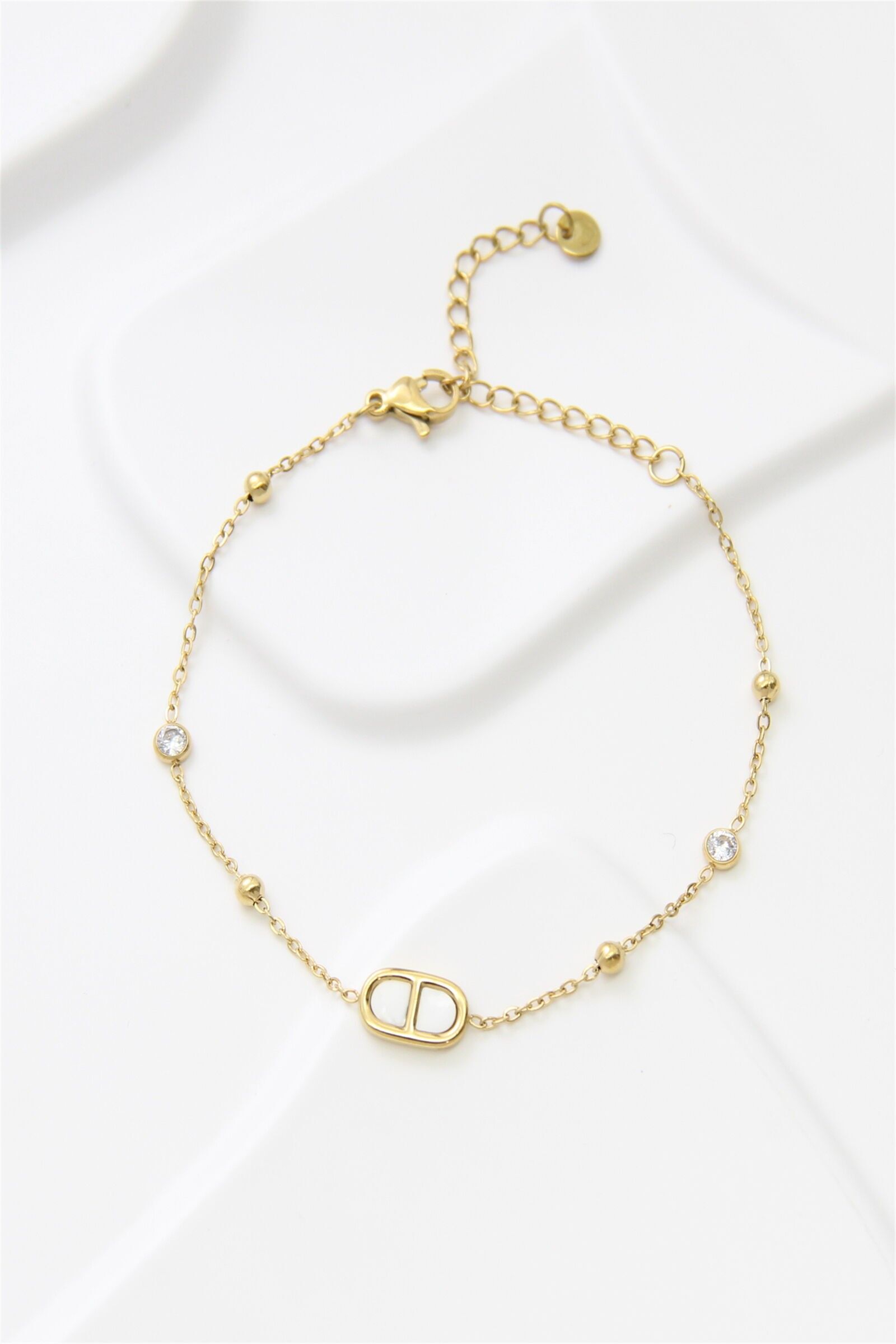 Goldener Edelstahl-Kettenpulser: minimalistische Eleganz