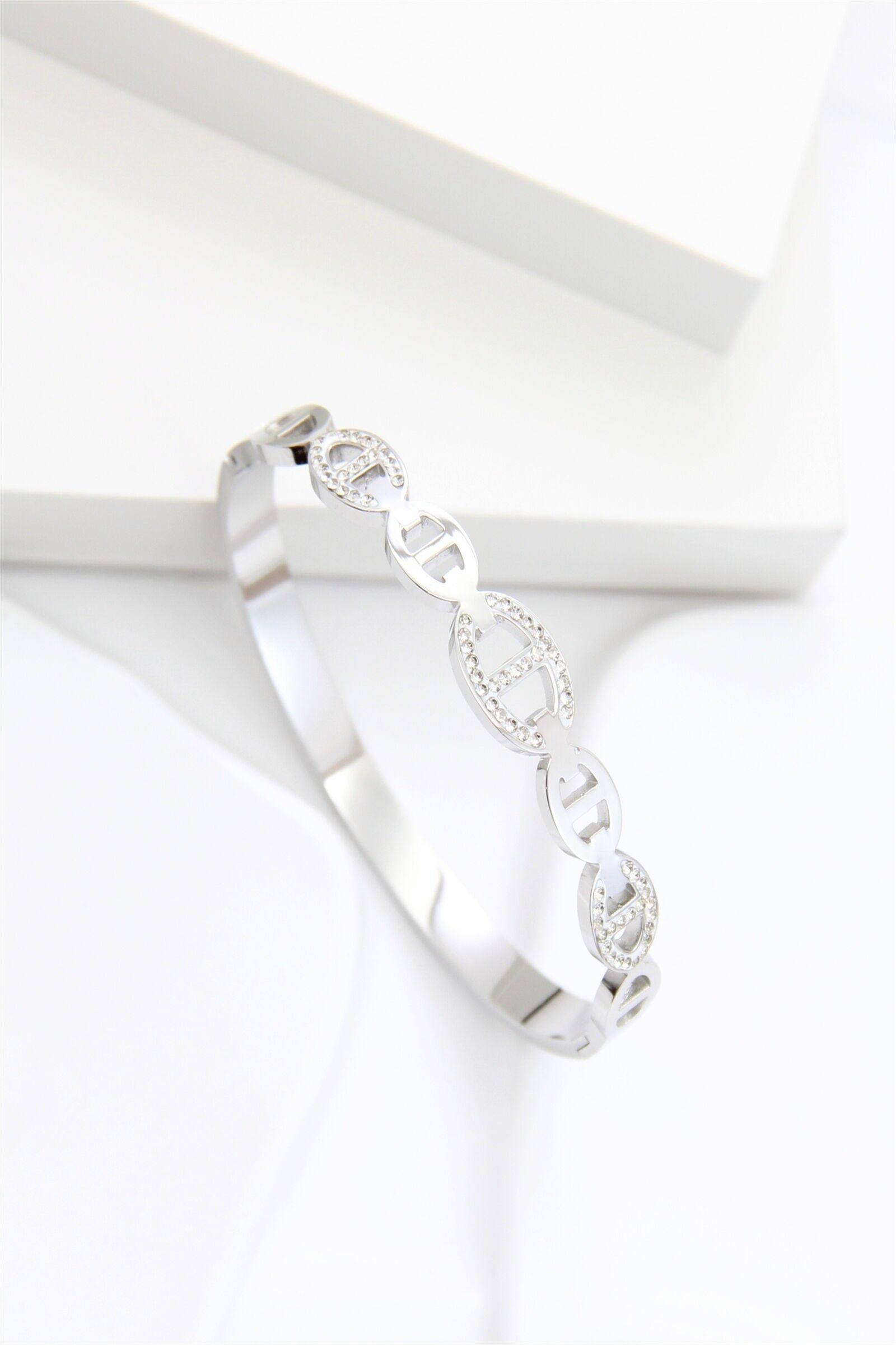 Bracciale rigido in acciaio inossidabile con maglia marina tempestata di strass