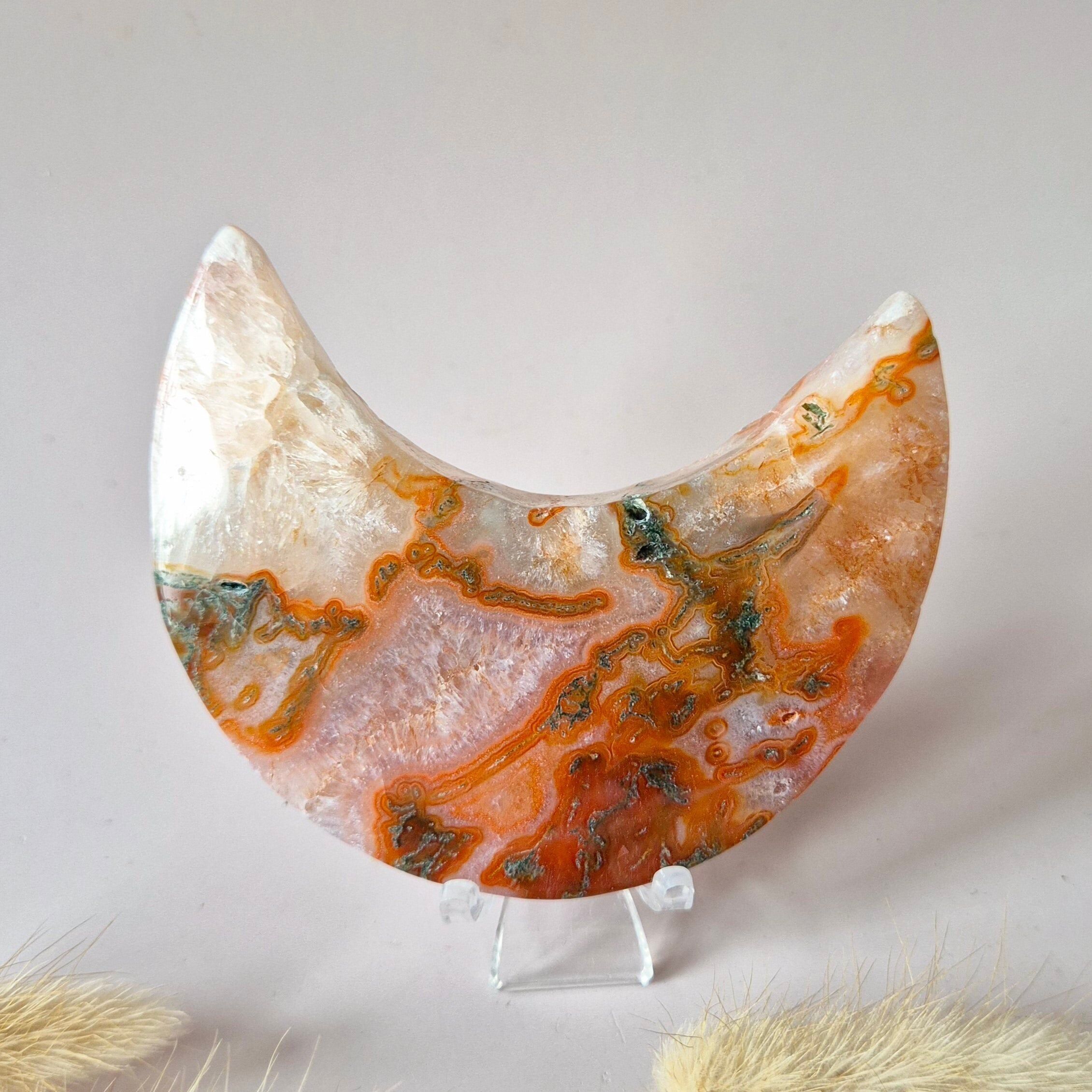 Agate mousse rouge Druzy Moon (8-10 cm) sur support – #42