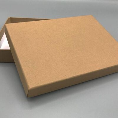 A6 in Kraftpapier: Stabile Schachtel mit Deckel als Geschenkbox o. Fotobox - original artoz PURE Box