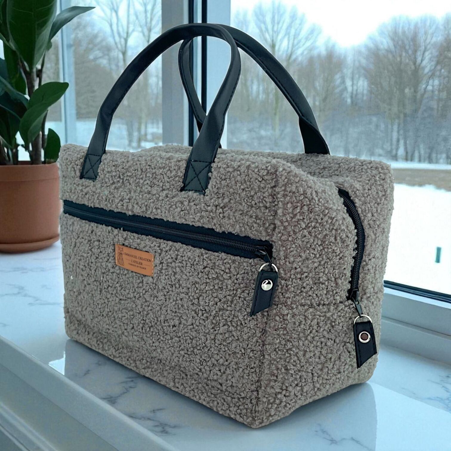 Vanità, "bouclette" color tortora