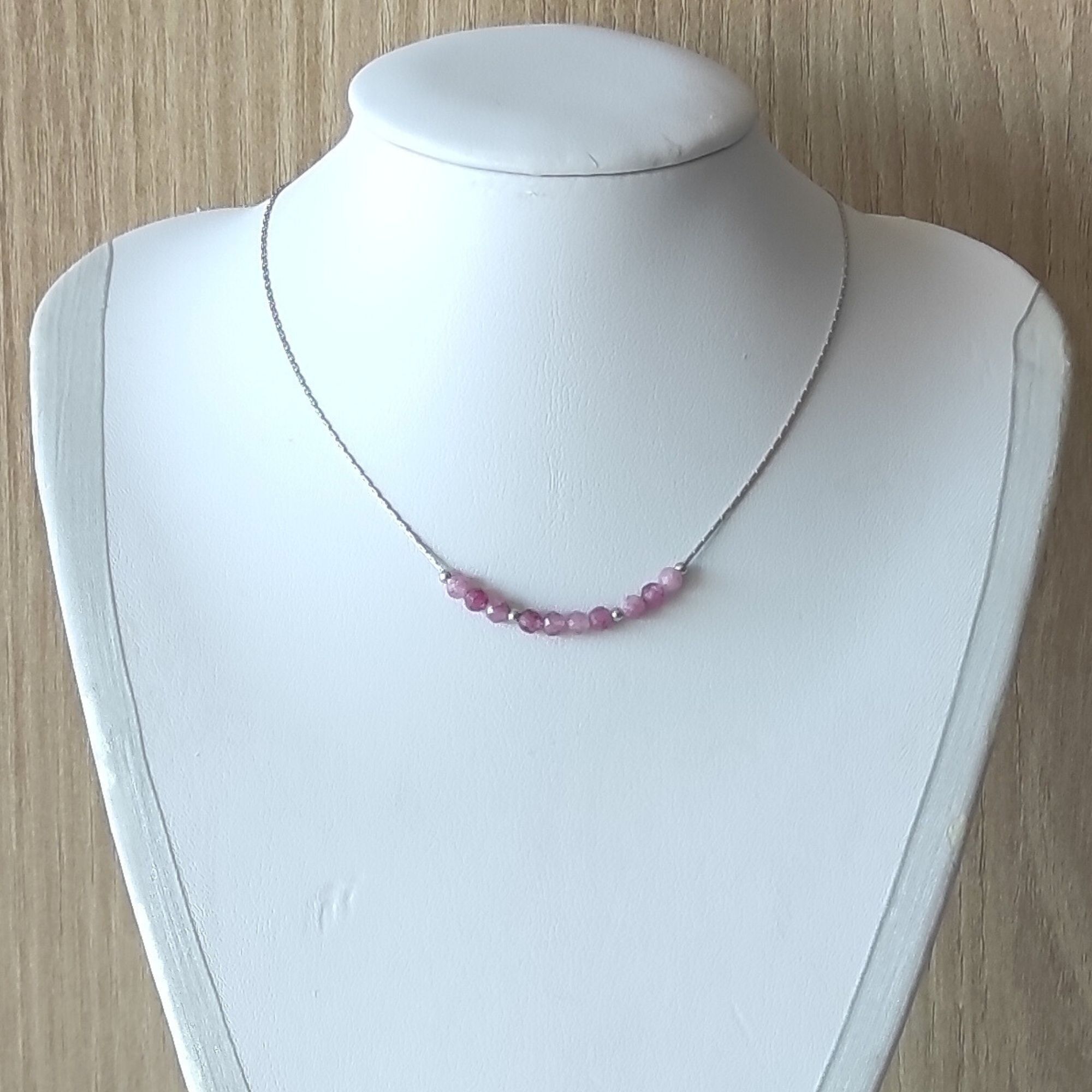 collier chaine serpentine acier inoxydable pierre naturelle tourmaline rose facettes 3mm