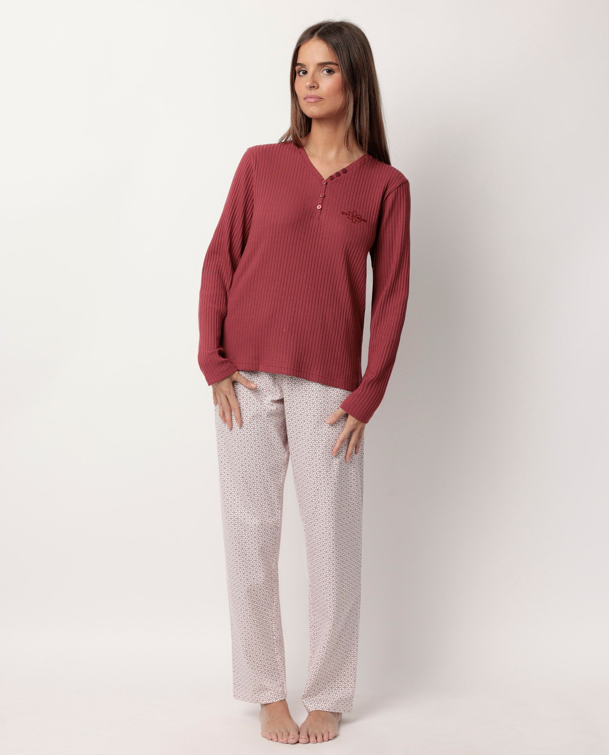 Pigiama a maniche lunghe STAY AT HOME con patta a fiori geometrici per...